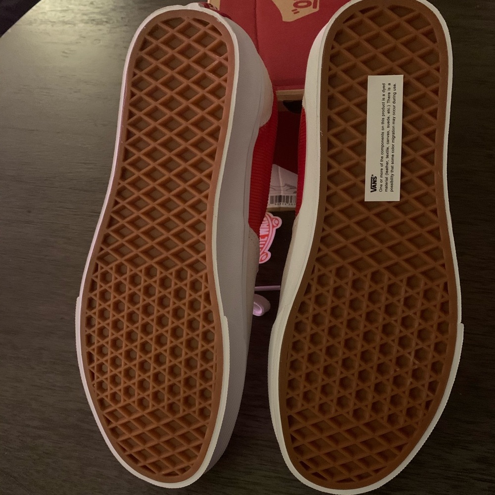 Vans - Picture 3 of 6